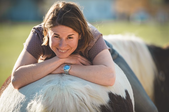 Frau auf Pferd